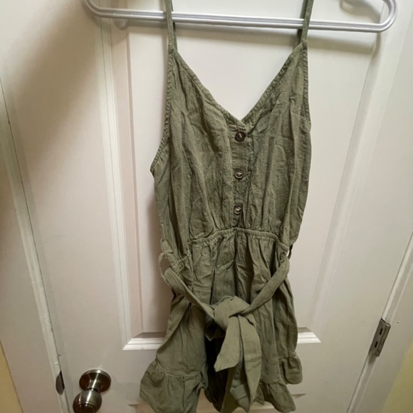 Romper - Picture 2 of 3